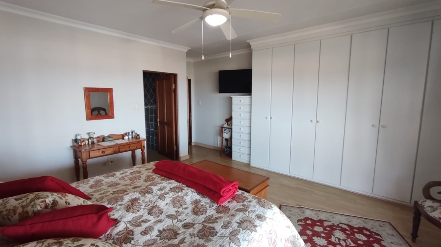 6 Bedroom Property for Sale in Stilbaai Wes Western Cape